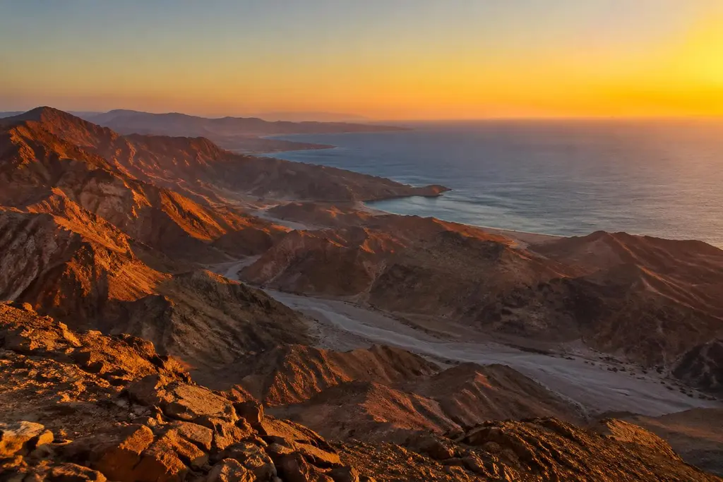 AI-generated illustration of Eastern Desert viewpoints