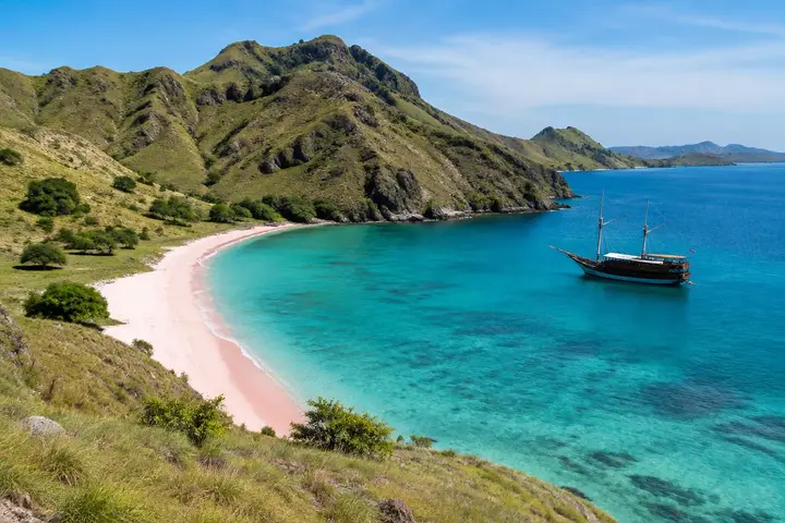 Komodo expedition cruise